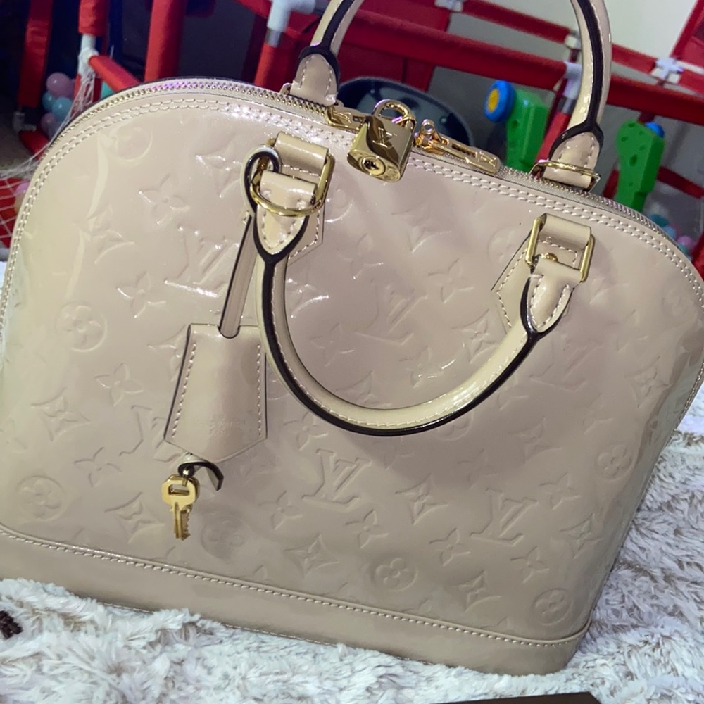 Louis Vuitton Alma PM